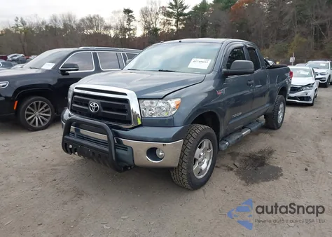 2010 Toyota Tundra Grade 5.7L V8 из США, поврежденный, VIN 5TFUY5F19AX141178